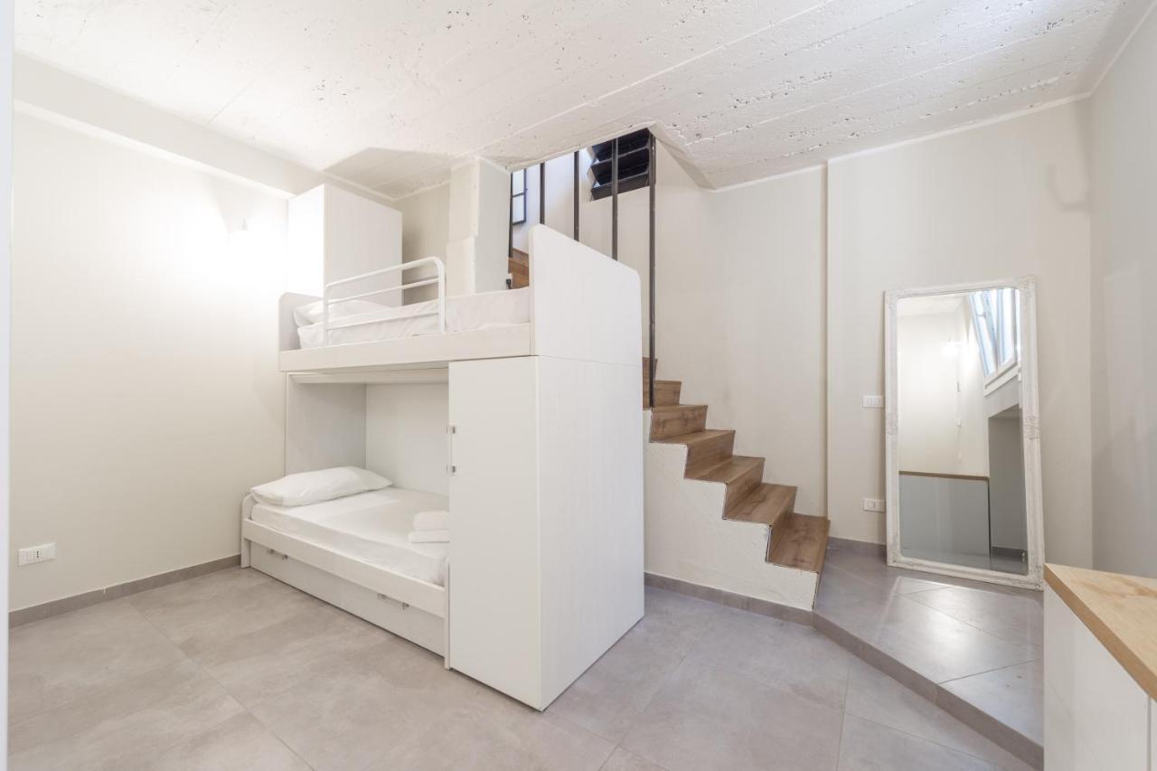 Eccelso Lägenhet Milano Exteriör bild